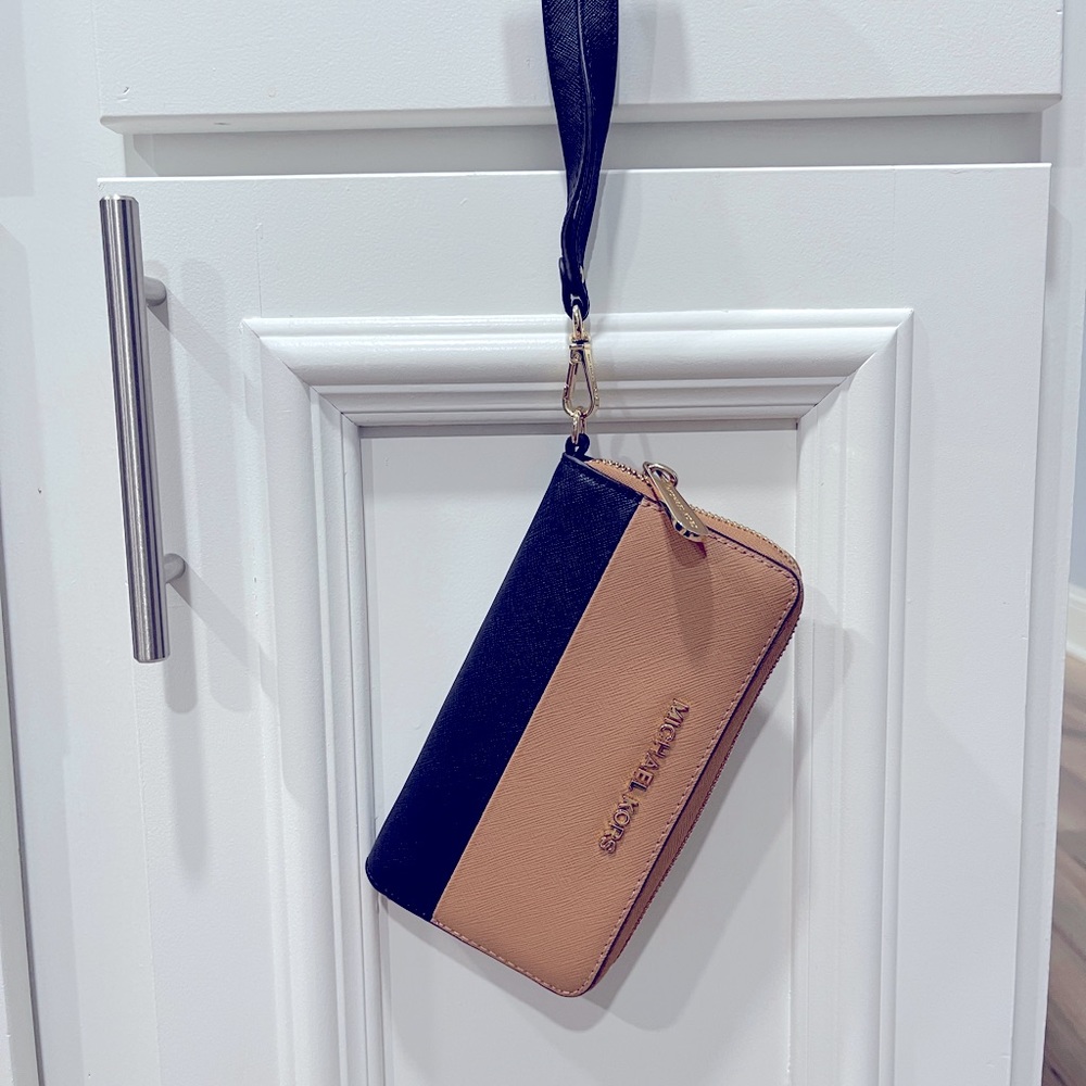 Michael Kors Wristlet